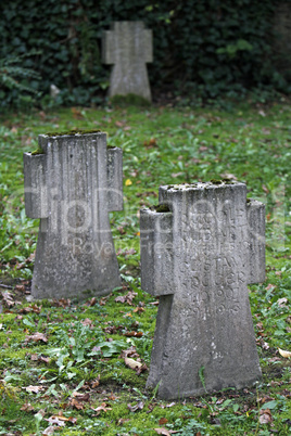 Grabkreuze auf dem Ehrenhain in Detmold