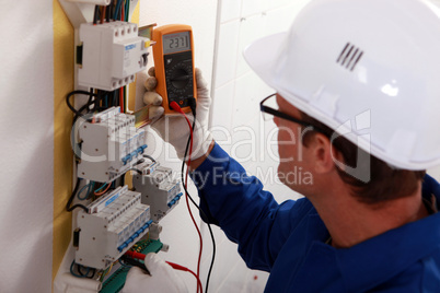 Electrical inspector reading power output