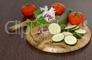 Zucchini with tomatoes, garlic and parsley