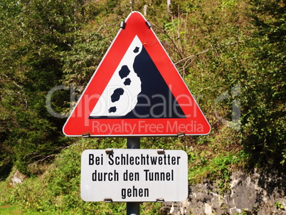 Verkehrsschild mit Zusatzzeichen / Traffic sign with additional