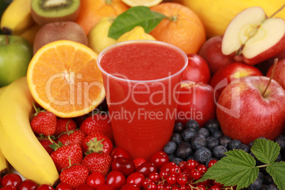 Saft aus roten Früchten