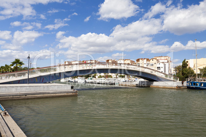 Brücke im Hafen von Gruissan - Bridge at the Port of Gruissan