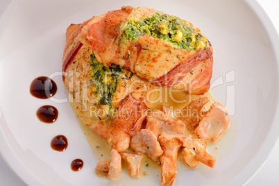 full chicken's breast with ham and spinach