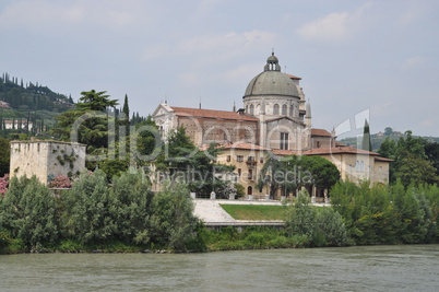 Kirche San Giorgio in Verona