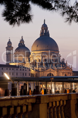 Basilica della Salute illuminated