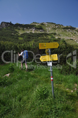 Wegweiser am Zauchensee