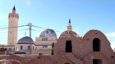 Moschee und Ksar Hadada in Südosttunesien