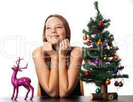 Frau, Hirsch und ein Weihnachtsbaum