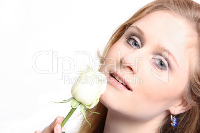 Frau mit weißer Rose