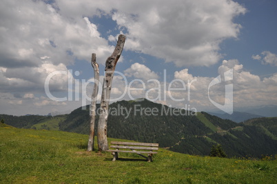 Bank mit Frommerkogel