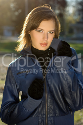 girl in autumn park