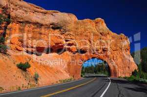 Red Arch road tunnel at bryce canyon