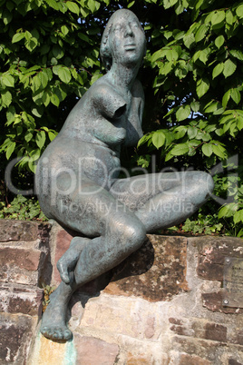 Saskia Bronzeskulptur am Schloss Bad Pyrmont