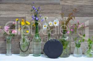 Kräuter Wiesenblumen Vase