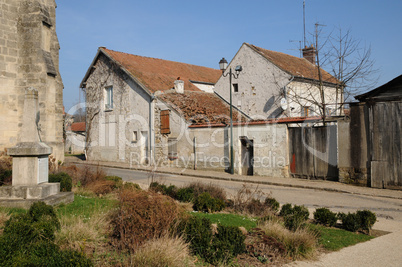 the village of Longuesse in Val d Oise