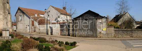 the village of Longuesse in Val d Oise