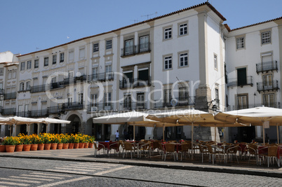 the historical square of Do Giraldo in Evora