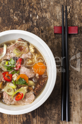 vietnamesische Pho Suppe