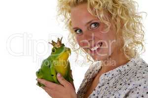 Junge Frau mit Froschkoenig