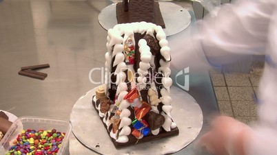 confectioner decorate gingerbread house time lapse top 10807
