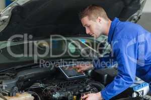 Mechanic using tablet pc