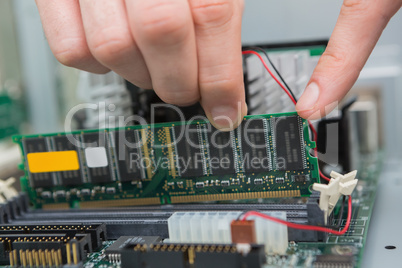 Hand fixing ram