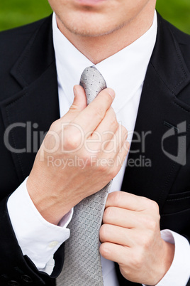 junger mann geschäftsmann im Anzug mit krawatte