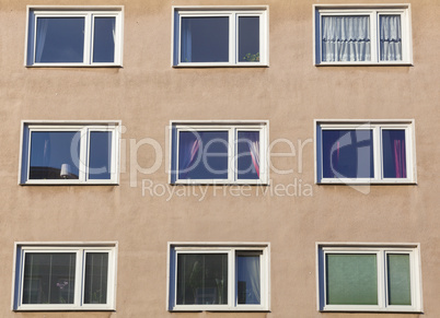 Fassade eines Mehrfamilienhauses in Kiel, Deutschland