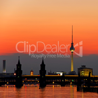 oberbaumbruecke bridge berlin