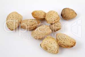 Raw almonds