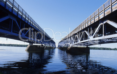 Parallel North Grand Island Bridges
