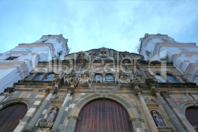 wide angle picture of a Panama Cathedral in the sunset