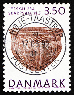 Postage stamp Denmark 1992 Earthenware Bowl, Skarpsalling