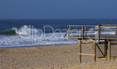 Wellen der Nordsee mit Brandung und Gischt