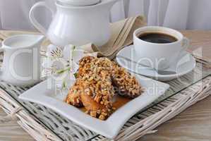 french toast with walnuts and cinnamon