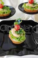canapes of chicken with sesame