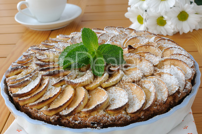 pie with apples and cinnamon