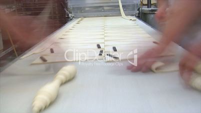 german bakery roll bun croissant time lapse conveyor belt 10829