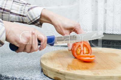 Cutting a tomato