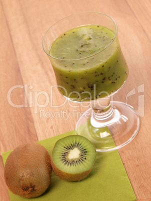 Kiwi smoothie