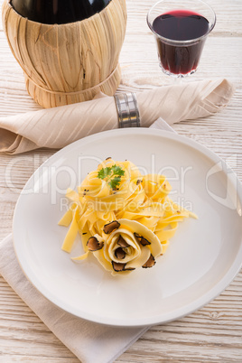 tagliatelle with summer truffle .