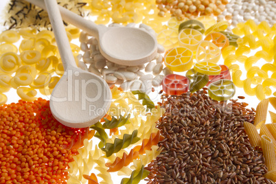 Nudeln, Reis und Hülsenfrüchte