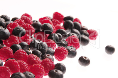 himbeeren und heidelbeeren