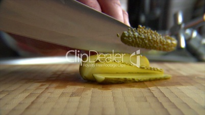 cut dill pickle 10847