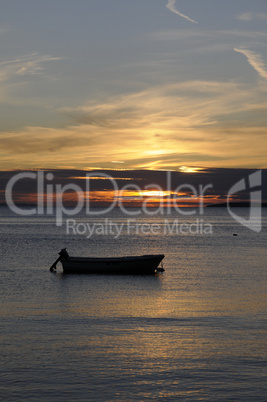 Boot bei Sonnenuntergang