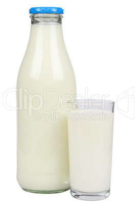 Milch in der Flasche und in einem Glas, isoliert auf weiss