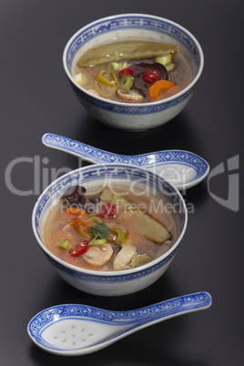 chinesische Süß-Sauer-Suppe