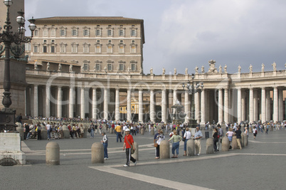 Vatican St Peters Square showing re