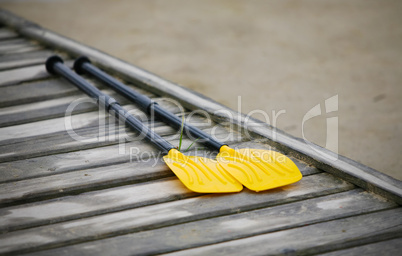 pair oars on the pier