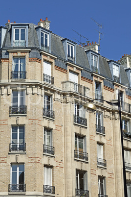 Traditionelles Wohngebäude in Paris, Frankreich